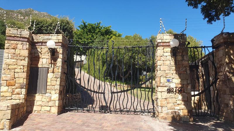 6 Bedroom Property for Sale in Hout Bay Western Cape